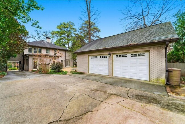 Building Photo - 685 E Morningside Dr NE