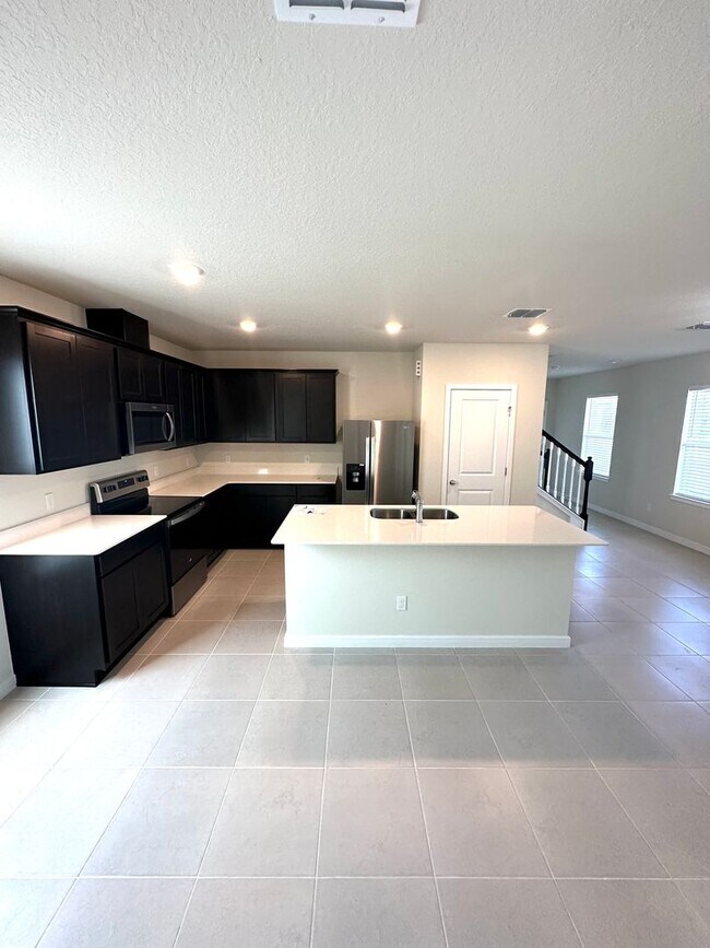 Building Photo - Beautiful 4/3 w/ Loft Energy Efficient Home for Rent in St. Cloud