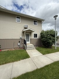 Building Photo - 3285 Canyon Dr
