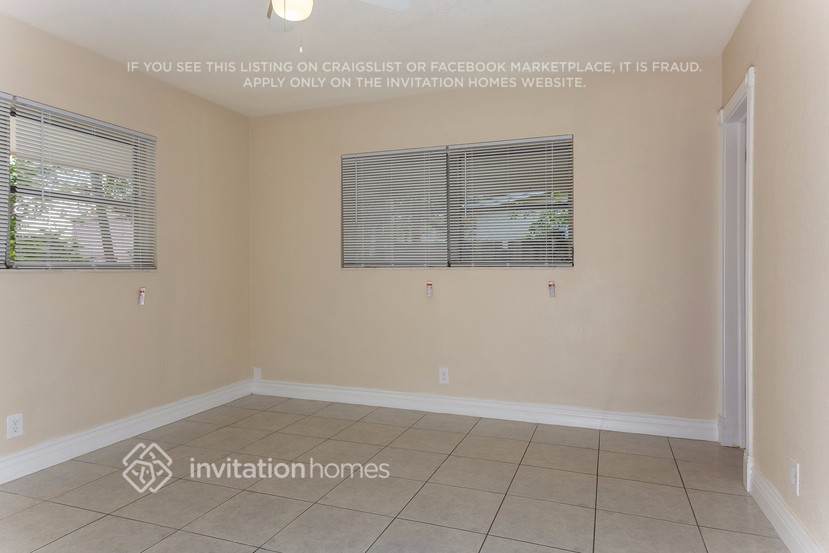 Building Photo - 1443 SW 10th St