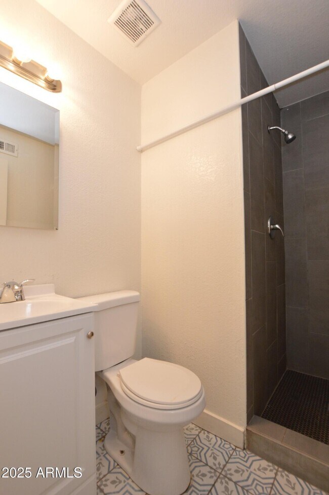 Building Photo - 6044 N 21st Ave