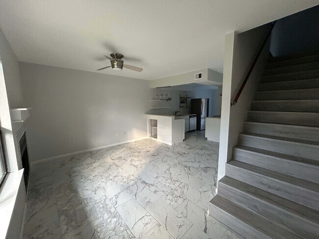 Primary Photo - 1902 Dartmouth St