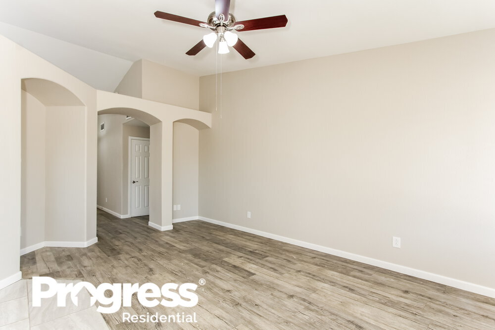 Building Photo - 6615 W Caribbean Ln