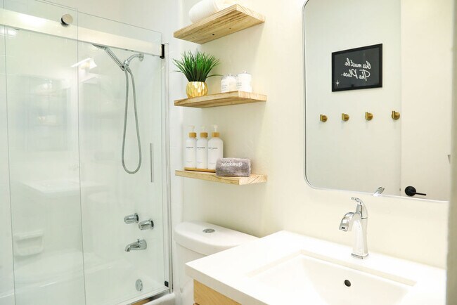 Building Photo - 1773 Torrance St