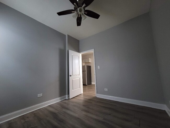 Building Photo - 7634 S Drexel Ave