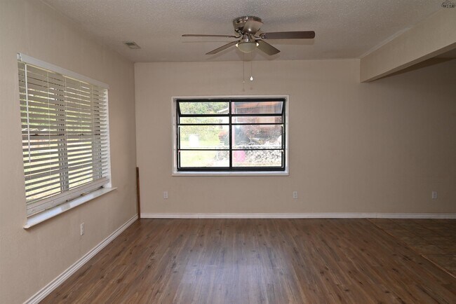 Building Photo - 4718 Tammy Dr