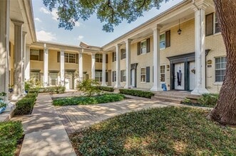 Building Photo - 4744 Bradford Dr