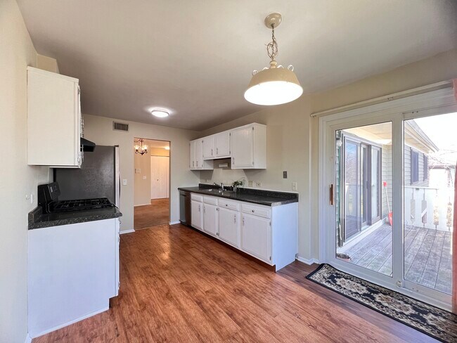 Building Photo - 1542 Heather Ct