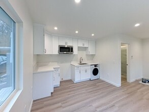 Building Photo - Claremont Pacifica Apts