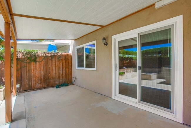 Building Photo - Single Story Duplex with Two Private Residences