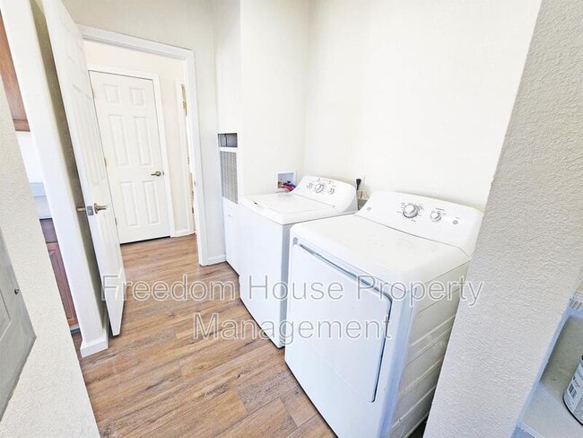 Building Photo - 1281 West St