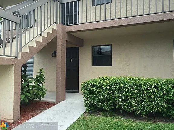 Building Photo - 21890 Lake Forest Cir