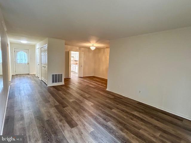 Building Photo - 10 Kettle Ct