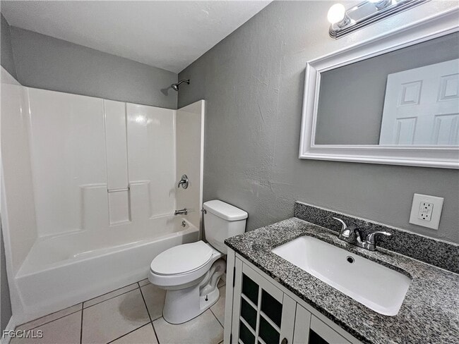 Building Photo - 15206 Stringfellow Rd