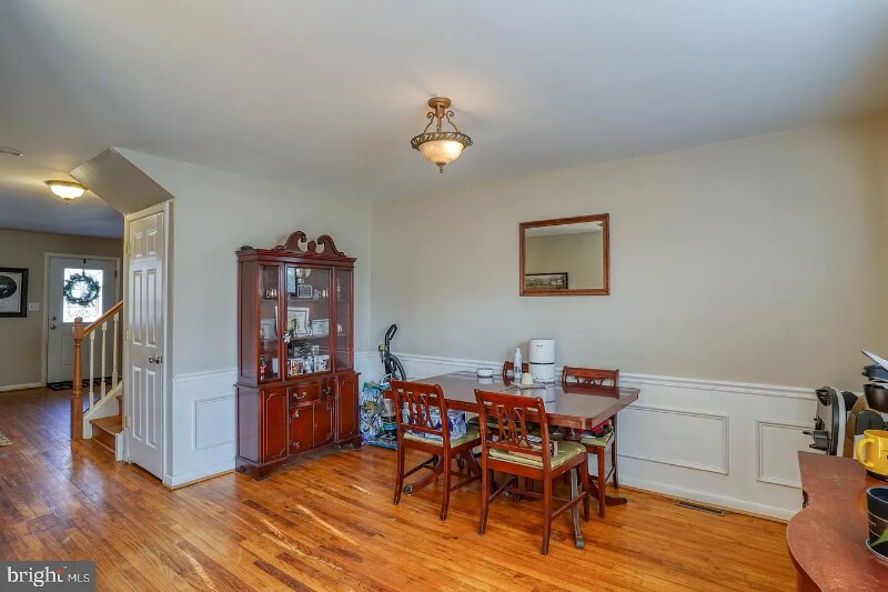 Building Photo - 102 Hopkins Ct