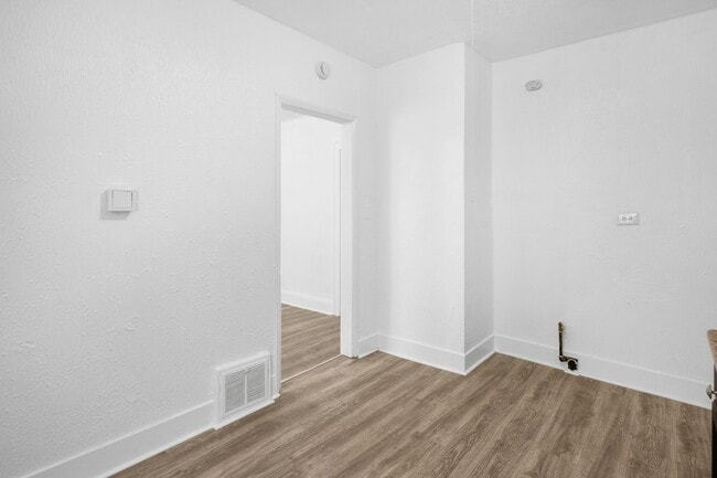 Building Photo - 13500 3rd Ave