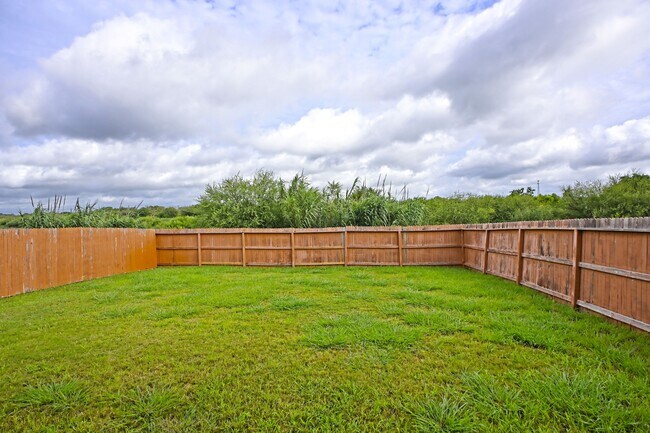 Building Photo - 138 Buttercup Bnd