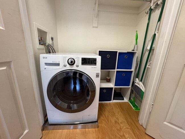 Building Photo - Fully Furnished 2 Bed 2 Bath Condo In Serene Arlington Oaks