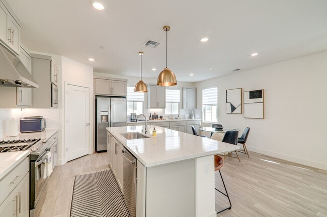 Building Photo - 37523 Sand Drift Rd