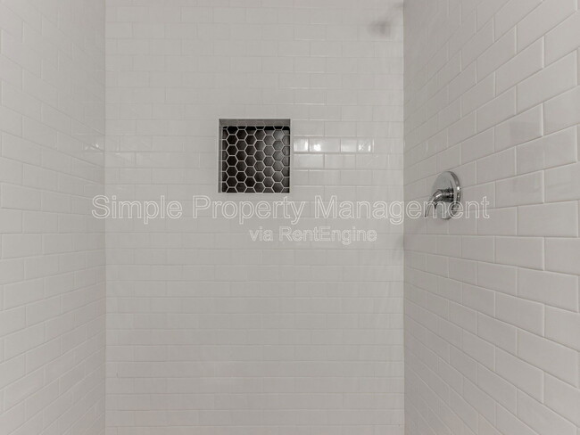 Building Photo - 8508 Candlewood Dr