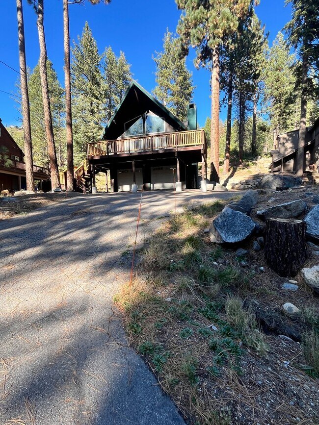 Building Photo - Donner Lake Ski Lease — Fully Remodeled Ho...