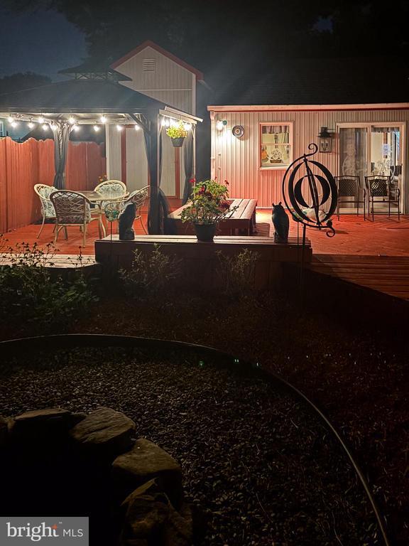 Building Photo - 46 Roosevelt Ave