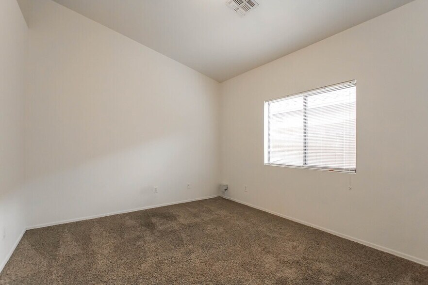 Building Photo - 40251 N Patriot Way