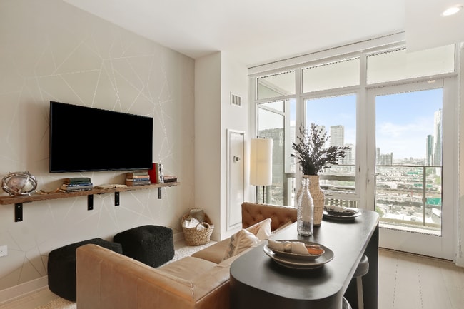 Building Photo - 345 N Halsted St