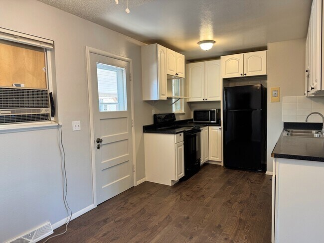 Building Photo - 7295 Winona Ct