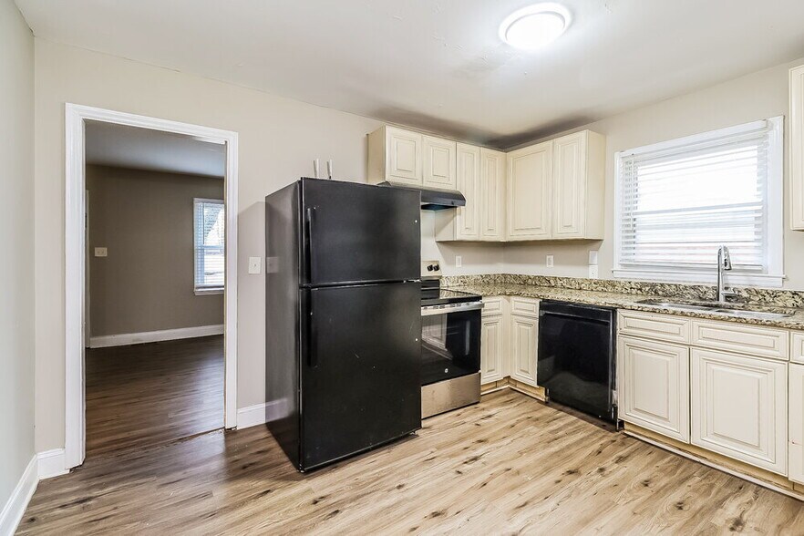 Building Photo - 617 Dunbrook Ln