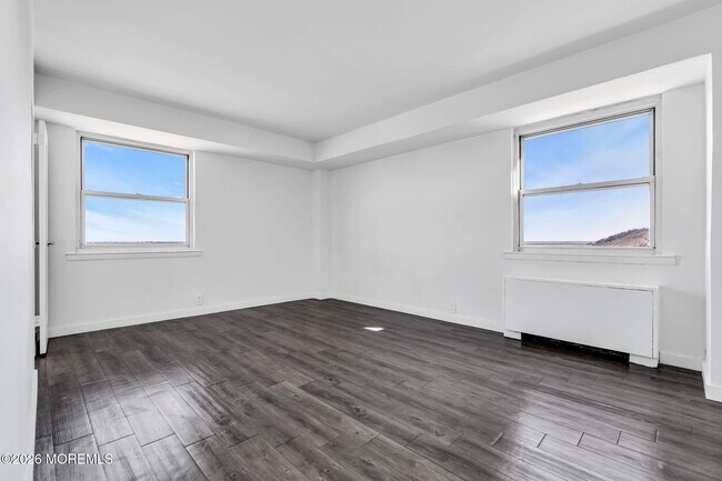 Building Photo - 10 Ocean Blvd