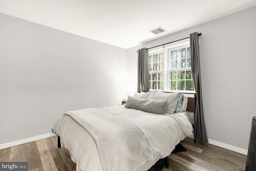 Bedroom - 732 5th St SE