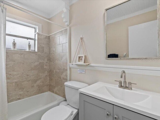 Building Photo - 2226 Fairfield Ave