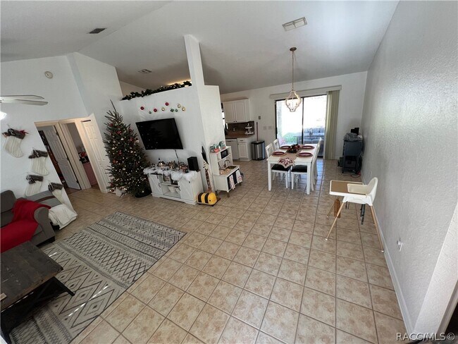 Building Photo - 1211 W Newbury St