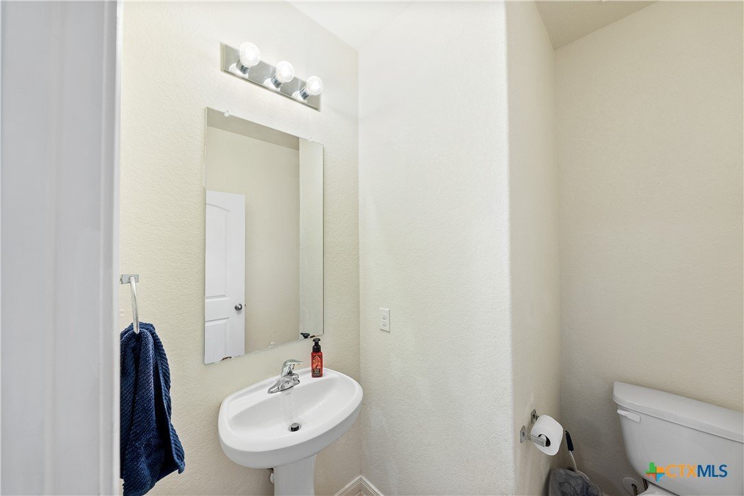 Building Photo - 247 Azalea Way