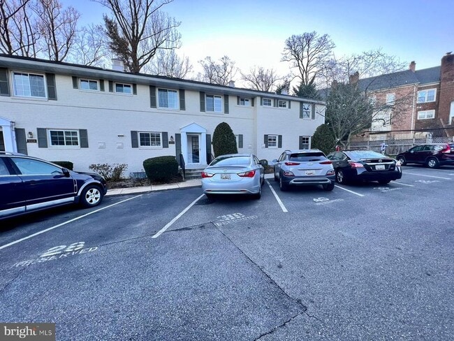 Building Photo - 5332 Pooks Hill Rd