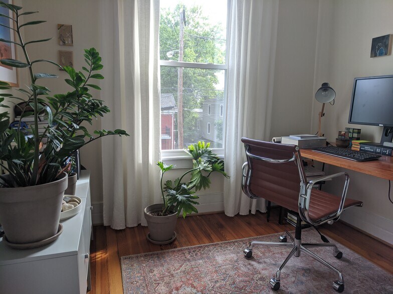 small bedroom/study - 700 Hinton Ave