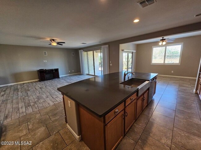 Building Photo - 9831 N Melandra Way