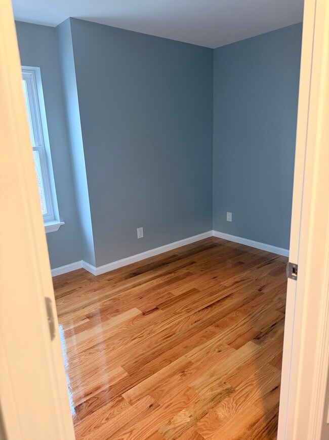 Building Photo - 288 S 7th St