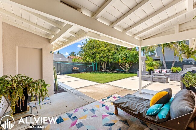 Building Photo - Exquisite 4 Bed 2.5 Bath Home in Orange!