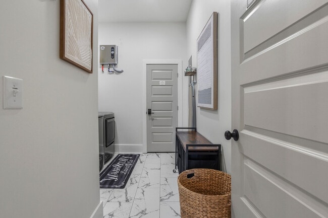 Building Photo - 1472 Georgia Pl