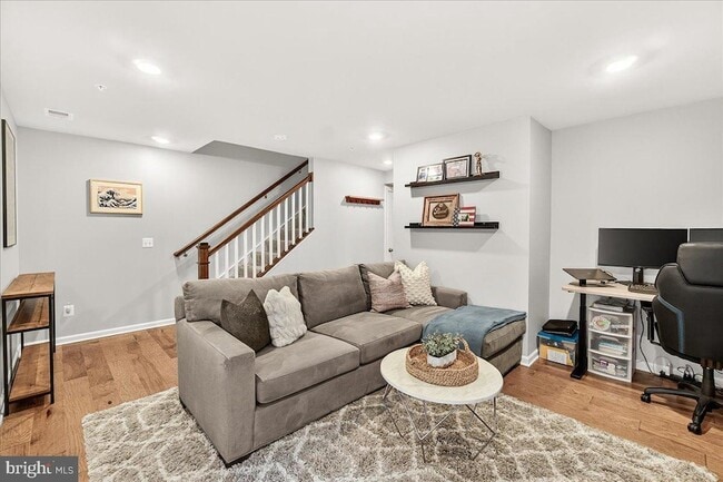 Building Photo - 22739 Tate St