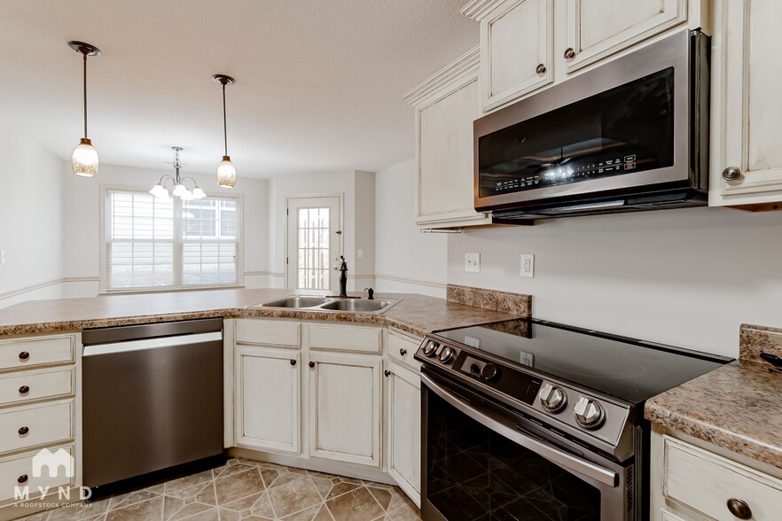Building Photo - 352 Robin Helton Dr