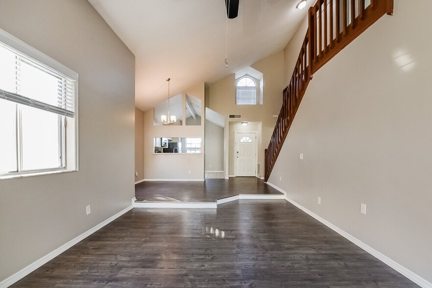 Building Photo - 1871 Meadowgold Ln