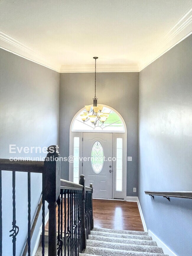 Building Photo - 650 Fox Hound Dr