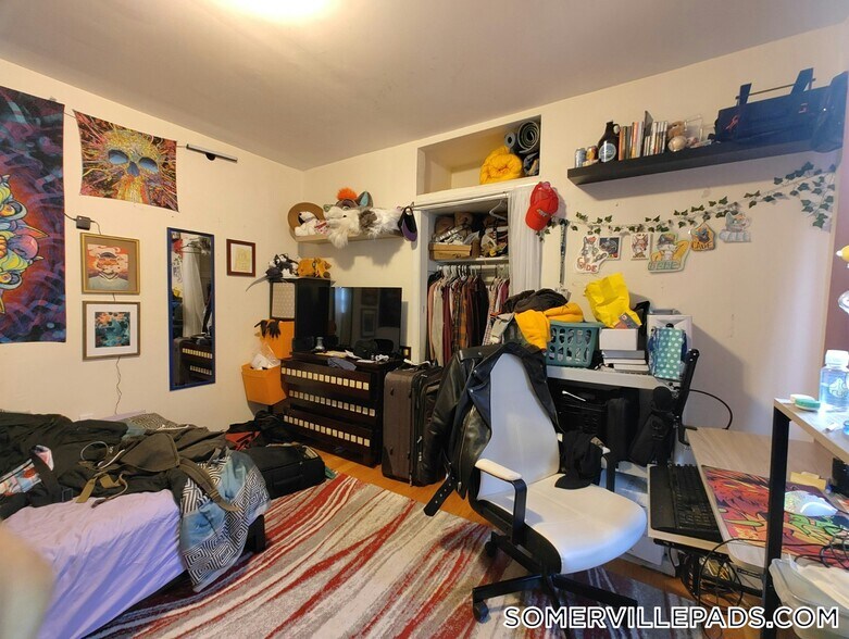 Building Photo - 9 Medford St