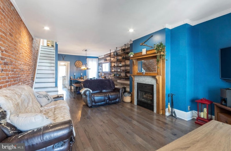 Building Photo - 1610 W 16th St