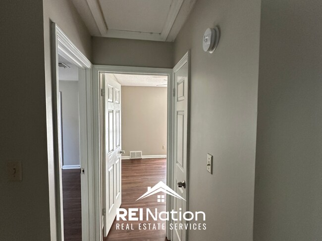 Building Photo - STANDOUT MEMPHIS RENTAL! 3BR/2BA | High Ceilings & Brick Fireplace | Fenced Yard!