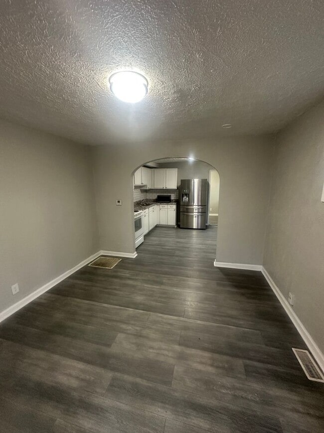 Building Photo - 642 Congress Ave