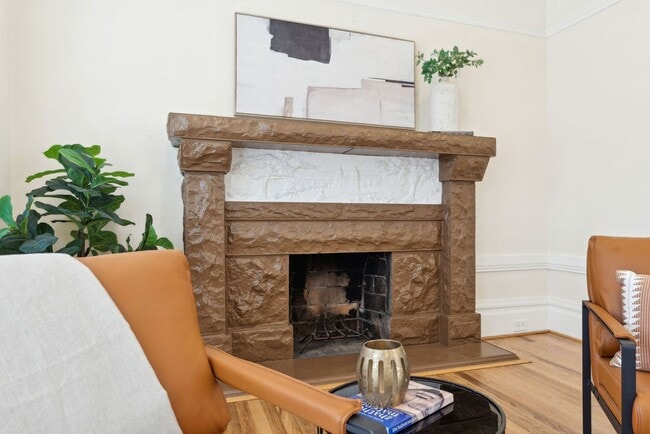 Building Photo - EPIC REA - Great Renovated ( all appliance...